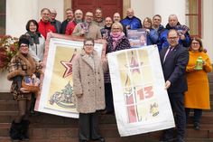 Die Sponsorinnen und Unterstützer haben auch in diesem Jahr wieder alle Hebel in Bewegung gesetzt, um Ostholsteins größten Adventskalender zu realisieren.