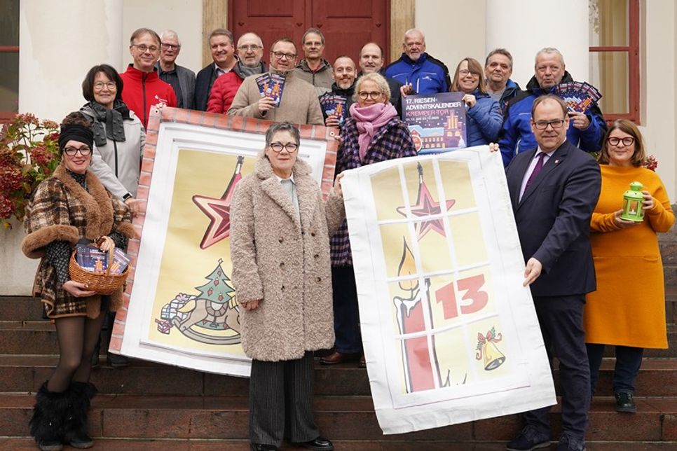 Die Sponsorinnen und Unterstützer haben auch in diesem Jahr wieder alle Hebel in Bewegung gesetzt, um Ostholsteins größten Adventskalender zu realisieren.