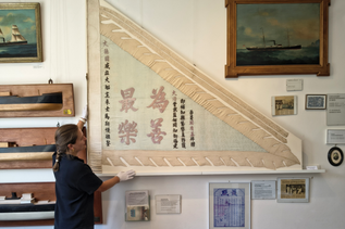 Restaurierte chinesische Seidenfahne kehrt ins Heimatmuseum zurück