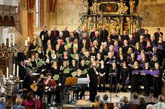 Die Chöre „Nordlicht“ und „Semme pur“ der Kirchengemeinde musizieren gemeinsam.