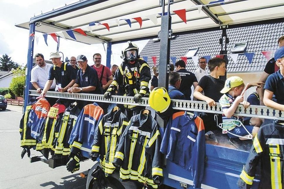 Neben der Freiwilligen Feuerwehr ...
