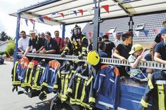 Neben der Freiwilligen Feuerwehr ...