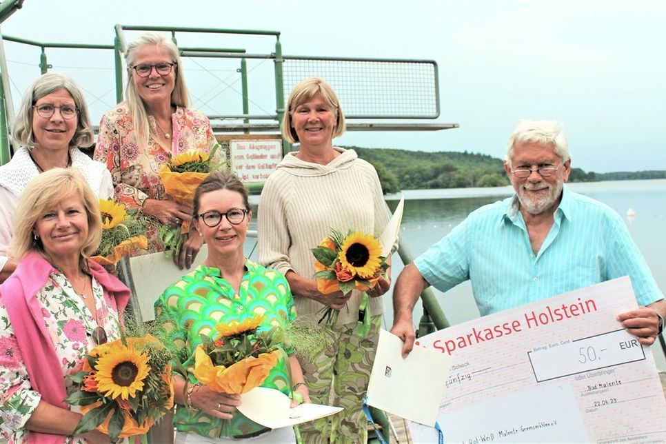 Jochen Torpus und seine Tennisdamen: Sabine Eggers (oben v.l.), Beate Flessner, Dörthe Beinlich, (unten v.l. Kerstin Christen und Anja Menke