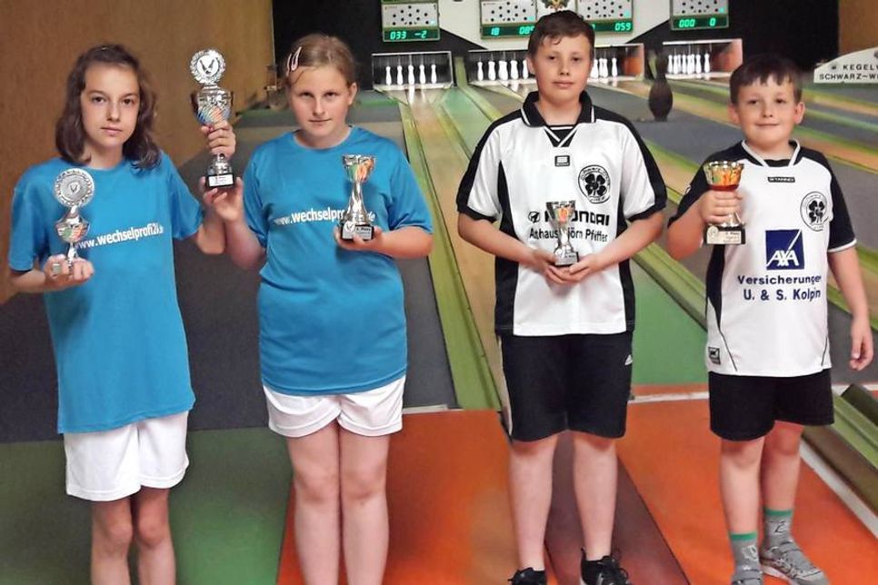 Anna Stenke, Katharina Stender, Jamie Weihrauch und Artur Bondarenko.