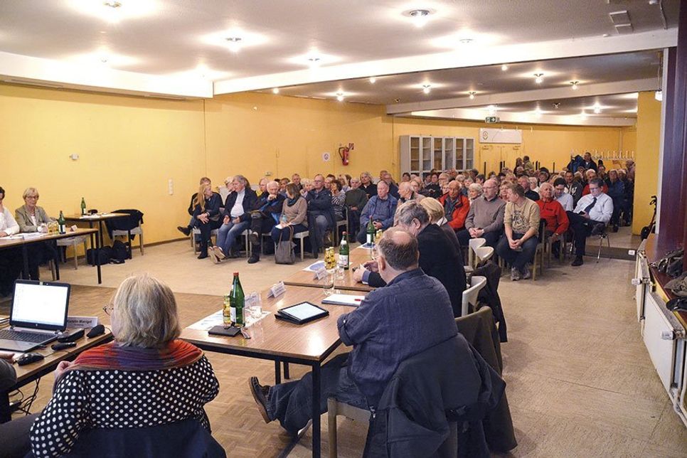 Der Tourismusausschuss hat in der vergangenen Woche im voll besetzten Saal des Kurparkhauses für den Bau des neuen Gebäudes gestimmt. (Foto: René Kleinschmidt)