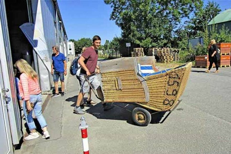 …und ab in den Transporter.