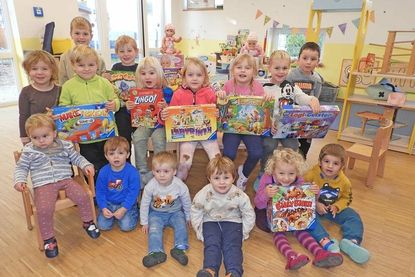Die Malenter „Sonnenkinder“ haben vor einigen Wochen eine tolle vorweihnachtliche  Bescherung erlebt: Ihre Kita hat beim Projekt „KiTa-Spielothek“ ein Paket mit unterschied­lichen Spielsachen erhalten.