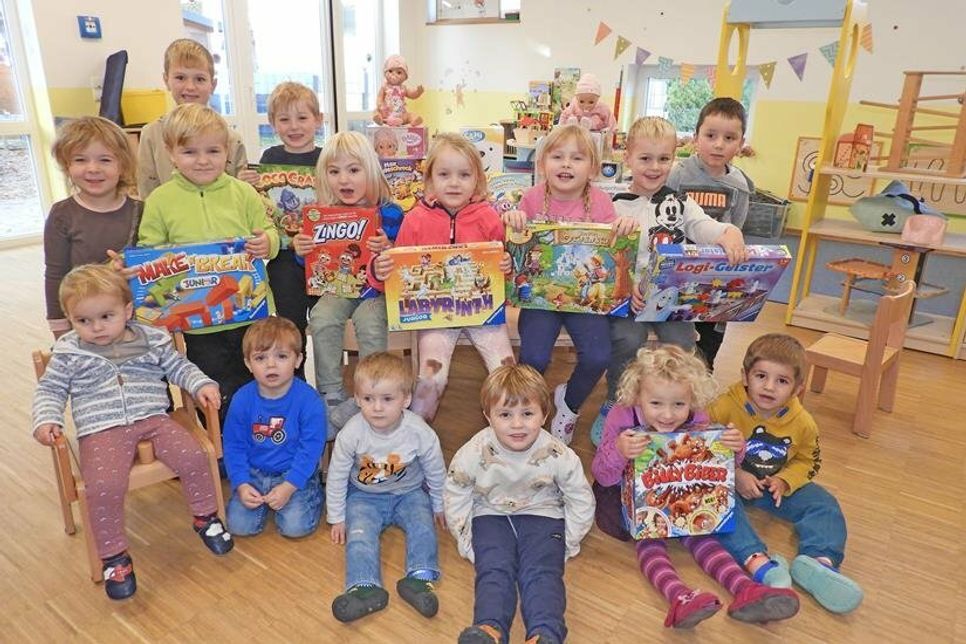 Die Malenter „Sonnenkinder“ haben vor einigen Wochen eine tolle vorweihnachtliche  Bescherung erlebt: Ihre Kita hat beim Projekt „KiTa-Spielothek“ ein Paket mit unterschied­lichen Spielsachen erhalten.