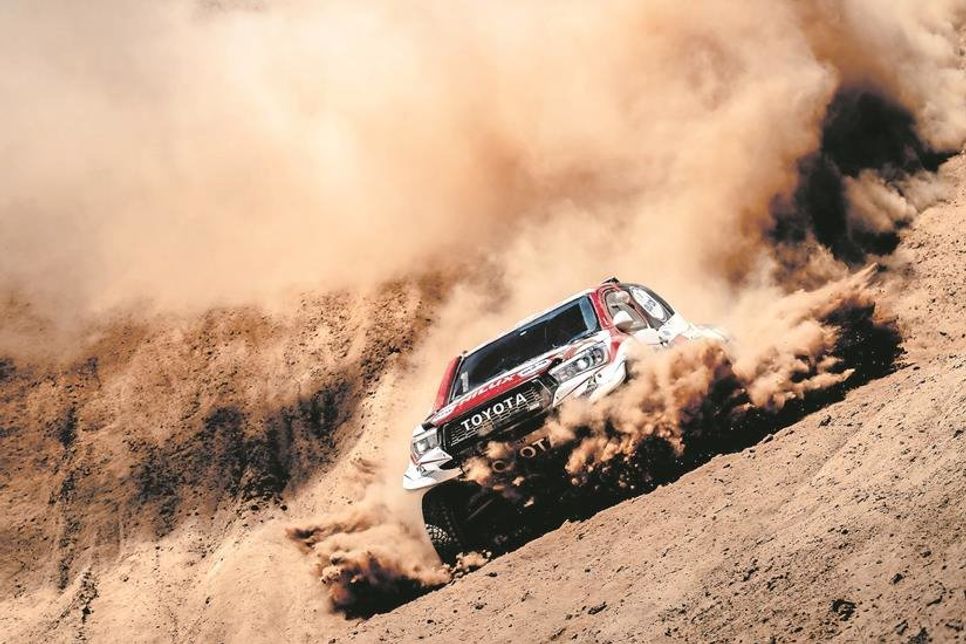Auf Erholung folgt volle „Dakar“-Härte: Etappe sechs forderte Giniel de Villiers und Dirk von Zitzewitz mit weichem Sand. Foto: MCH Photo/Toyota Gazoo Racing SA