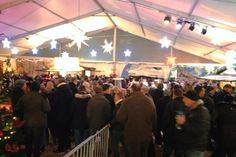 Gut besucht: die After-Work-Partys im weihnachtlich geschmückten Zelt.
