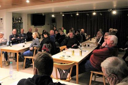 Die Mitglieder im Vereinsheim