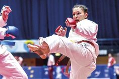 enny Grudnio in action: Bei der Ju-Jutsu-Europameisterschaft in Bukarest legte sich die Ratekauerin voll ins Zeug. (Foto: Jörg Eschenfelder – Deutscher Ju-Jutsu Verband)