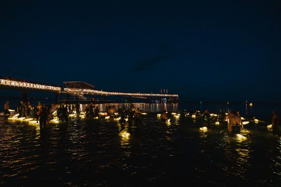 Eines der Stimmungshighlights war das Lampionschwimmen. (Foto: www.luebecker-bucht-ostsee.de)