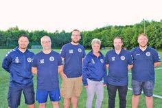 Sie lenken den BSG-Herrenfußball in der Saison 2024/2025 (v.l.): Daniel van Ingen (Co-Trainer 1. Herren), Mario Schneider (Trainer 1. Herren), Marten Rahn (Fußballobmann), Regina „Tini“ Gumprecht (Betreuerin 1. Herren), Thorsten Haase (Torwart-Trainer) und Marcel „Celli“ Clasen (Trainer 2. Herren). Auf dem Foto fehlen Sören Hüttmann (Co-Trainer 1. Herren) und Henrik Weede (Co-Trainer 2. Herren).