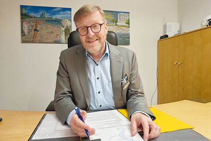 Verwaltungschef fällt längere Zeit aus: Bürgermeister Sven Partheil-Böhnke schwer erkrankt