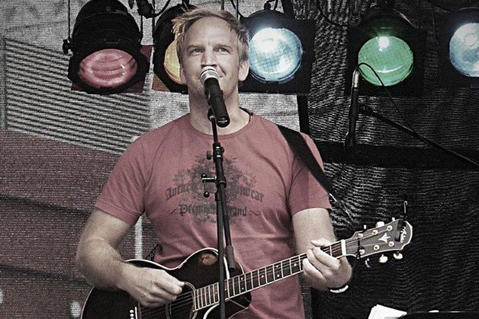 Mayck spielt Rock-Pop-Klassiker der letzten Jahrzehnte.