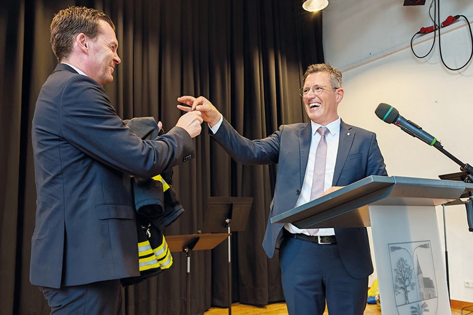 Vom Azubi zum Bürgermeister: Ratekau verabschiedet Thomas Keller nach 35 Jahren im Rathaus