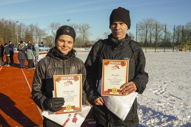Erster Platz der 10 Kilometer-Distanz: Pia Feline Loors und Marc Jansen waren jeweils am schnellsten im Ziel.