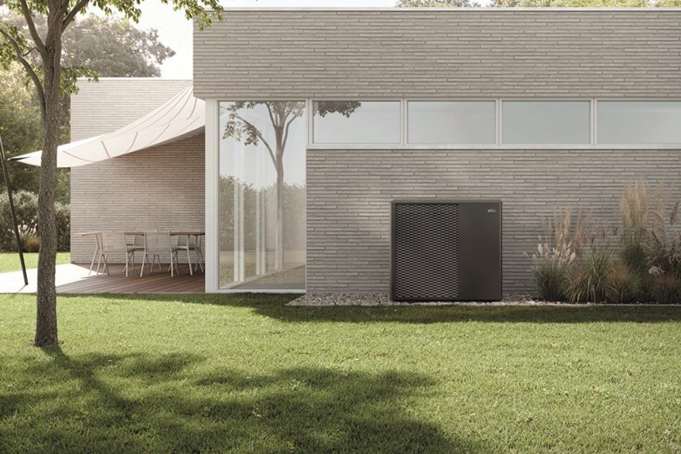 Die Basis für ein nachhaltiges und kostensparendes Heizsystem ist eine effiziente Wärmepumpe. Das Luft/Wasser-Modell x-change dynamic pro erfüllt mit drei Leistungsklassen und hohen COP-Werten verschiedenste Anforderungen im Ein- und Mehrfamilienhausbereich.