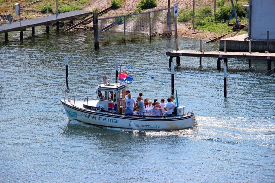 Per Wassertaxi konnten die Besucher bequem zur Messe rüberschippern.