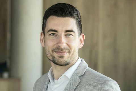 Der gelernte Hotelier Jan Schwarzer hat seine neue Position als General Manager im Arborea Marina Resort Neustadt kürzlich angetreten und bringt mit rund 18 Jahren umfangreicher Hotelerfahrung frischen Wind in das Hotel.