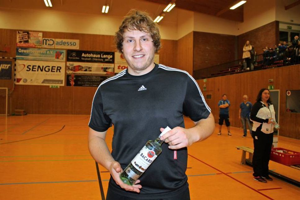 Gianluca Genco vom TSV Lensahn wurde zum besten Torwart des Turniers gewählt.