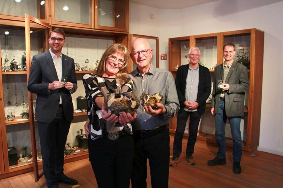 Eröffneten gemeinsam die Sonderausstellung: 1. Stadtrat Sebastian Schmidt, Christine  und Wolf-Dieter Rosenplänter, Uwe Muchow vom Förderverein und Museumsleiter Dr. Frank Wilschewski (v. lks.).