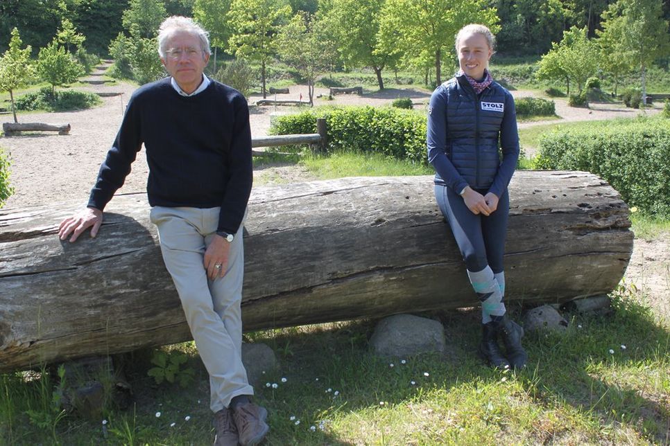Einmal Pferdesport, immer Pferdesport. Vereinsvorsitzender Burkhard Beck-Broichsitter und Jugendwartin Franziska Keinki freuen sich auf den Re-Start im Süseler Reiterpark.