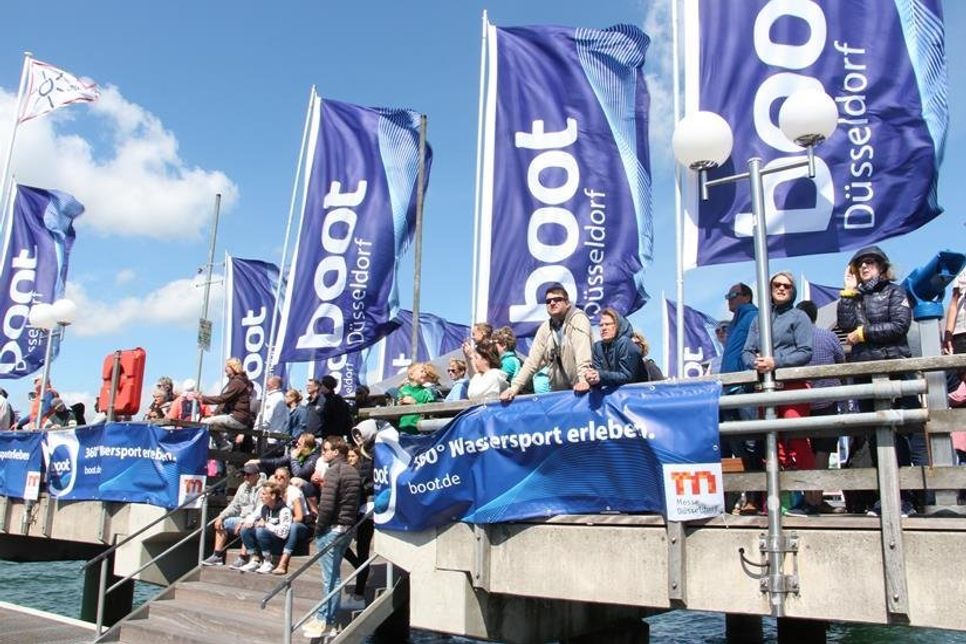 Viele Zuschauer verfolgten die Regatten vom Seebrückenkopf aus.