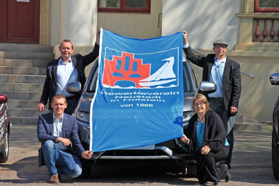 Der Neustädter Gewerbeverein veranstaltet auch in diesem Jahr die Automeile und freut sich über die riesige Anteilnahme hiesiger Autohäuser.