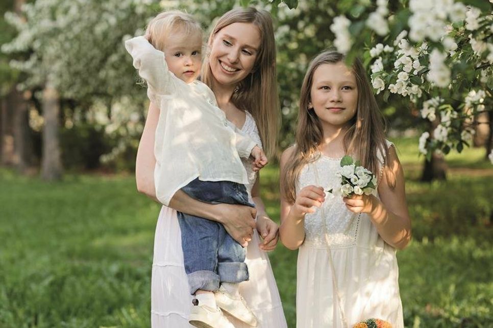 Mit Mama spielerisch die Welt zu entdecken macht besonders viel Spaß. (Foto: pexels.com/ak-o)