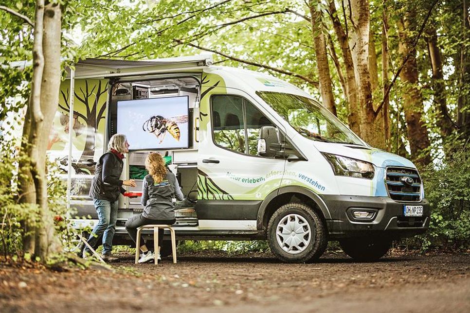 Das neue Umweltmobil „Holly“ mit perfekt ausgestattet.