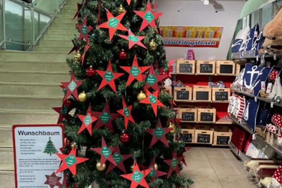 der „Wunschbaum“ im Kaufhaus Stolz