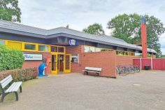 Zurzeit wird die Technik in der Preetzer Schwimmhalle modernisiert, das Hallenbad ist bis nach den Sommerferien geschlossen.