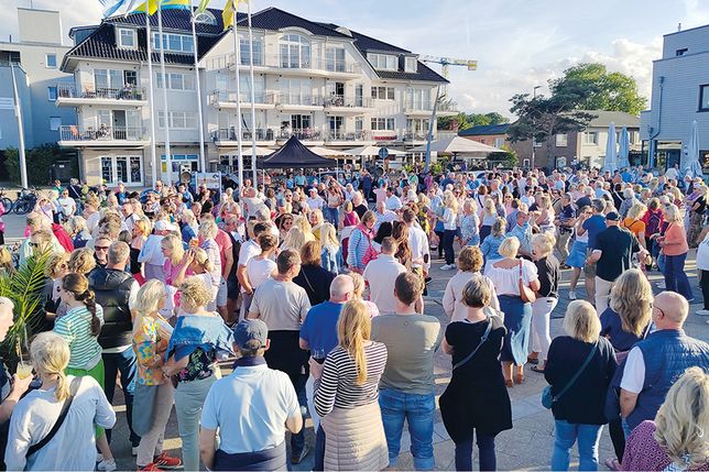 Am 16. Juli heißt es wieder „Tanzen am Meer“ auf dem Niendorfer Balkon - direkt vor der Seebrücke in Niendorf/Ostsee.