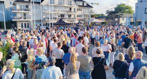 Am 16. Juli heißt es wieder „Tanzen am Meer“ auf dem Niendorfer Balkon - direkt vor der Seebrücke in Niendorf/Ostsee.