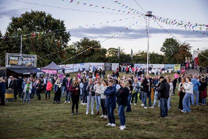 Bereits zur Premiere im letzten Jahr feierten zahlreiche Besucher das Brenkenhagen Open Air.