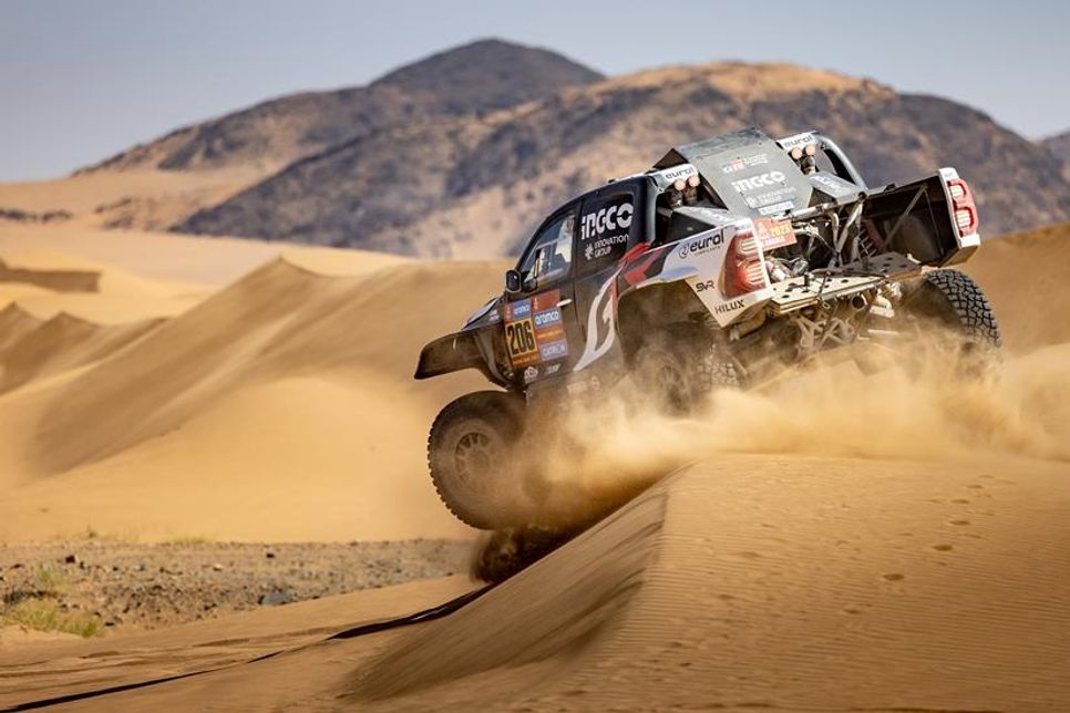 Bis Kilometer 924 von 967 lief‘s: Giniel de Villiers und Dirk von Zitzewitz bleiben für gute Leistung unbelohnt.