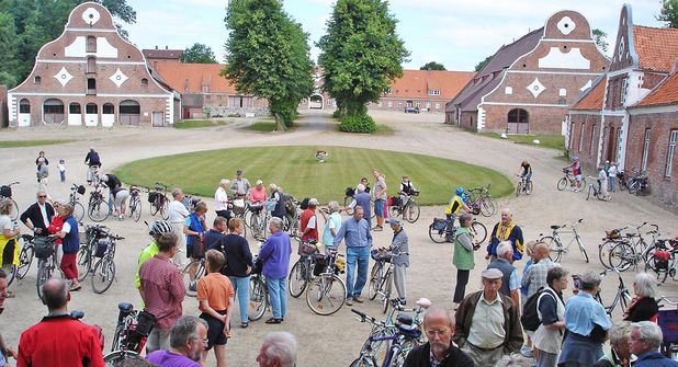 Mehrere geführte Radtouren veranstaltet der Verein im Jahr – zum Beispiel auf das Gut Rastorf.