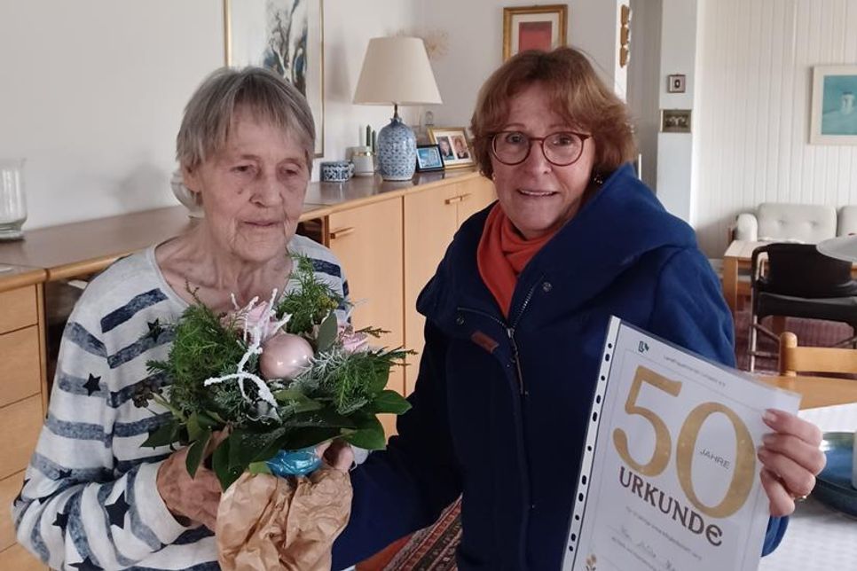 Christa Hansen und Conny Beisel (v. lks.).