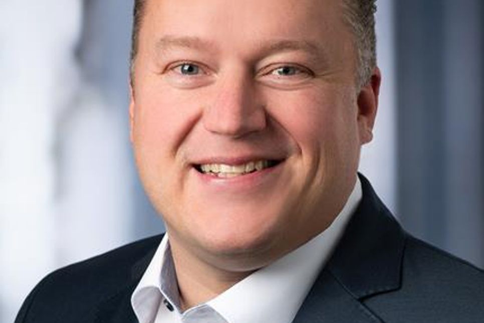 Fabian Wierichs übernimmt als neue Leitung die Filiale der Sparkasse Holstein in Neustadt. (Foto: Sparkasse Holstein)