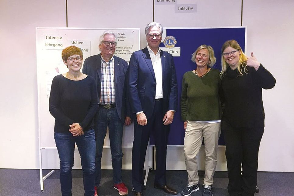 Der Lions Club Lübecker Bucht hat im Blindenhotel Aurora in Timmendorfer Strand die Auftaktveranstaltung für „Taubblinde“ unterstützt. (Foto: Lions Club)