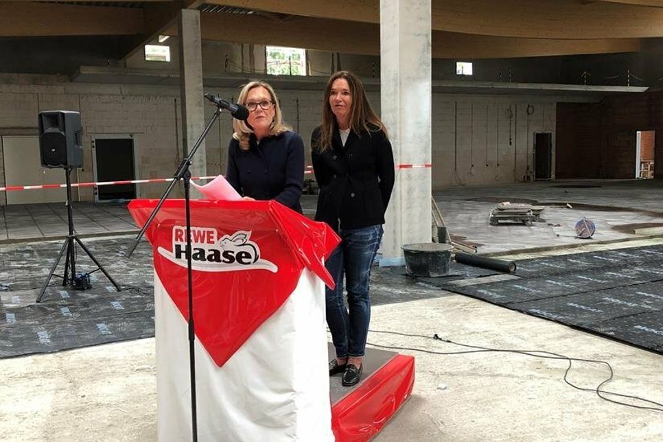 Corinna Dreier und ihre Schwester Petra Dehnhardt-Machelett von der Eigentümer-Familie.