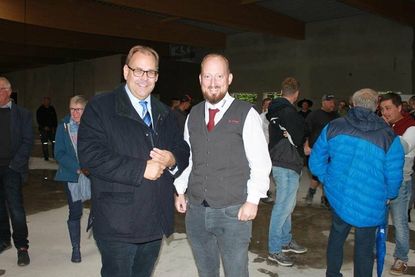 Bürgermeister Mirko Spieckermann bezeichnete den neuen Markt als Fortschritt für Neustadt.