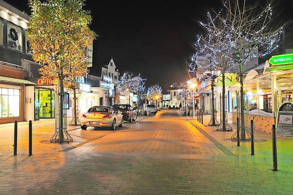 Ab dem kommenden Samstagabend  verwandelt sich Timmendorfs Zentrum wieder in ein vorweihnachtliches Lichtermeer.