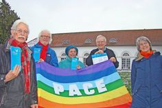 Mehr Mitglieder und rege Beteiligung beim Ostermarsch wünschen sich Karen Genn, Lutz Tamchina, Sylvia Zanella-Foritto de Belmar, Wolfgang Schiller und Peter Bethke (v.re.).