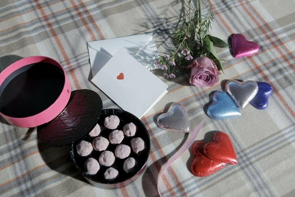 Am 14. Februar ist Valentinstag. Der Herzensmensch freut sich über eine kleine Aufmerksamkeit. (Foto: Initiative Mülltrennung wirkt / Steffen Jagenburg)