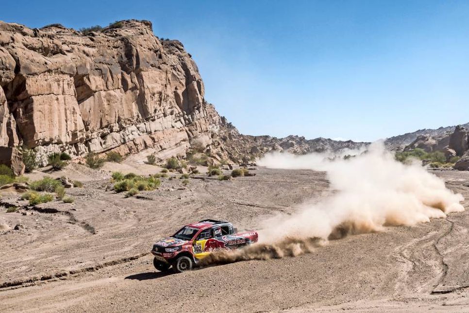 „GdV“ und „DvZ“ wahrten durch einen soliden sechsten Platz in der Tageswertung die Chance auf eine Top-Fünf-Platzierung bei der härtesten Rallye der Welt. Foto: Marcelo Maragni/Red Bull Content Pool