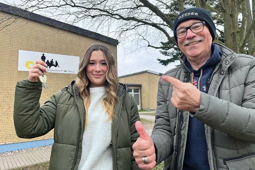 Anna Kianica und Stephan Peters freuen sich über die Wiedereröffnung des Jugendtreffs in Haffkrug.