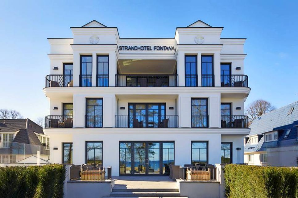 Die weiße Perle am Timmendorfer Strand, der Neubau des Strandhotel Fontana, wurde nach den Wünschen der Familie Hamester von „Schmidt &amp; Partner Planungs-GmbH“ aus Timmendorfer Strand entworfen.